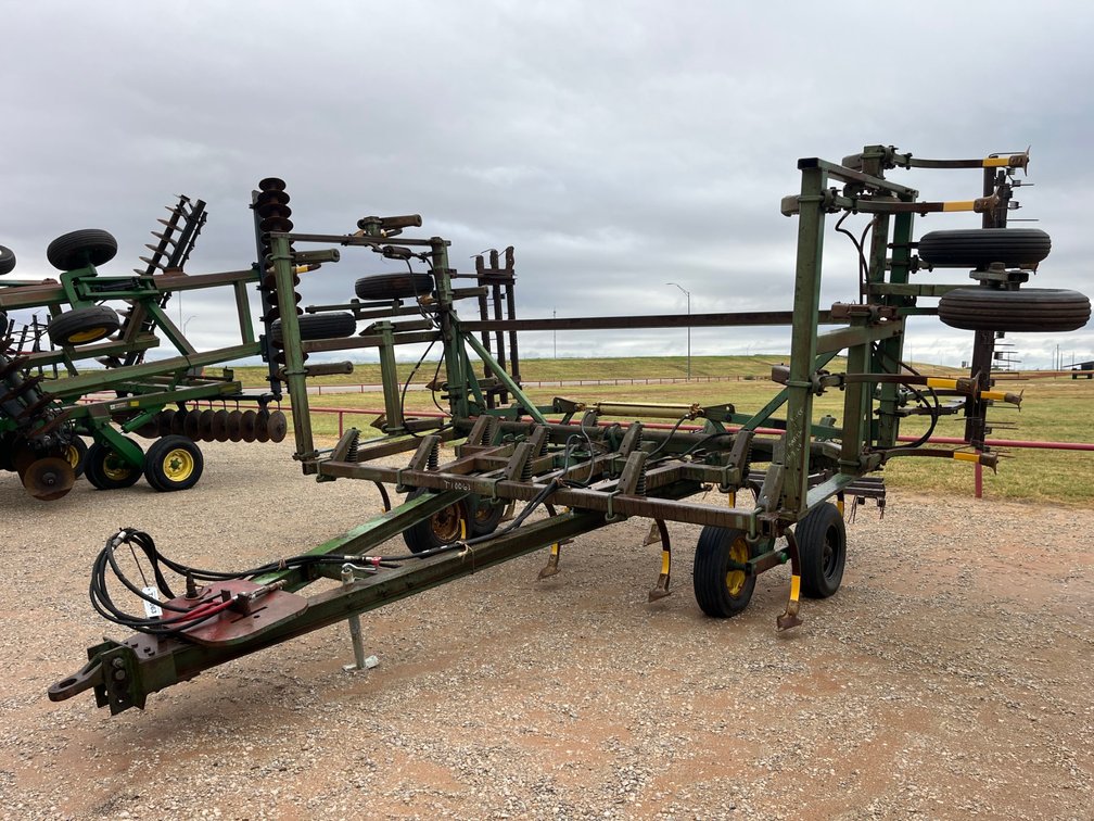 John Deere 1610