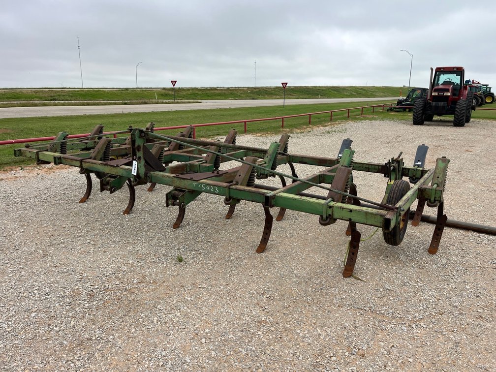 John Deere 1610 Chisel