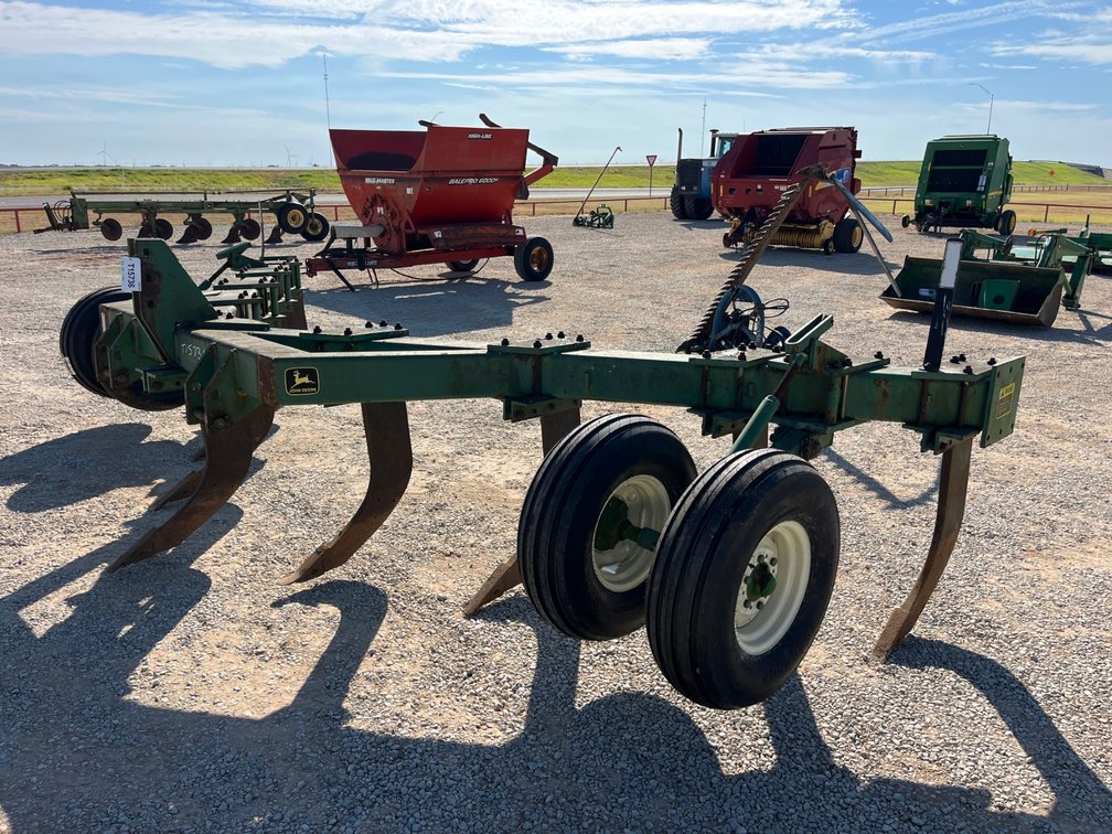 1991 John Deere 915 Ripper