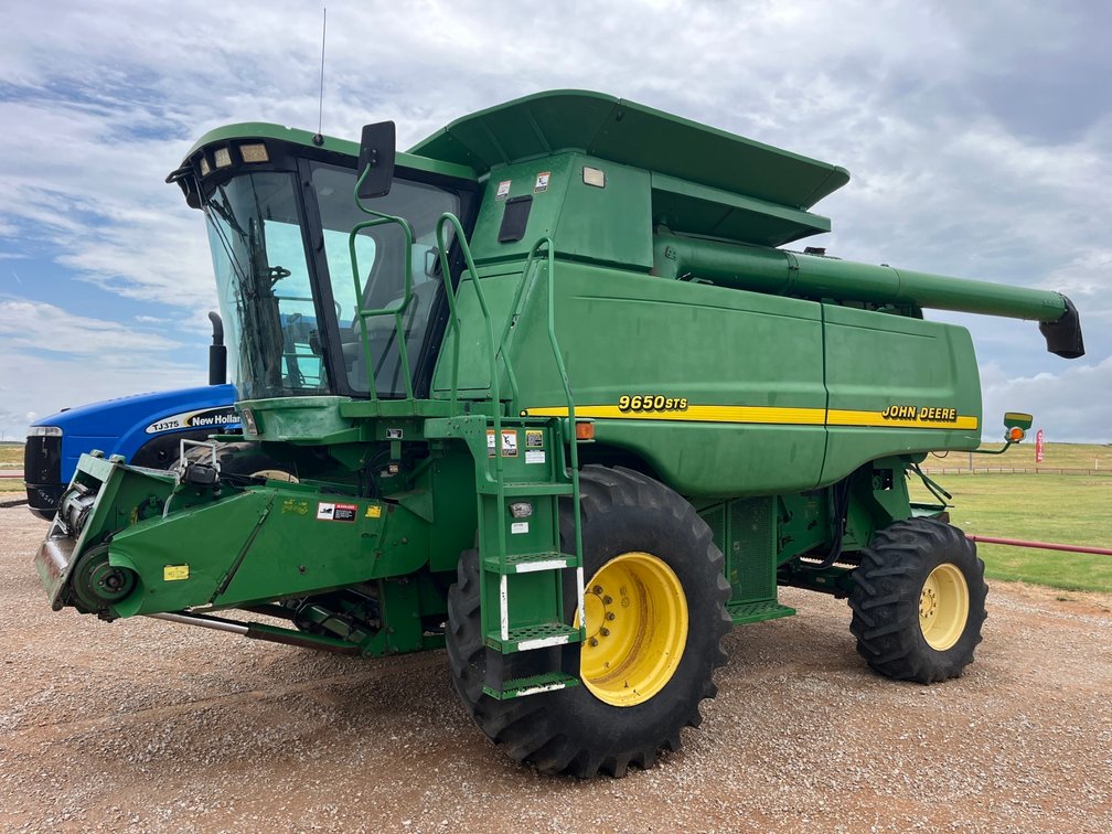 2000 John Deere 9650STS Combine