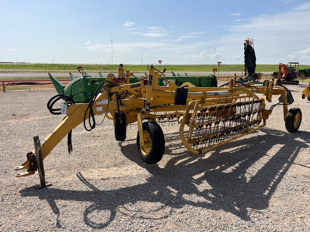 2007 Vermeer R2300 Twin Rake