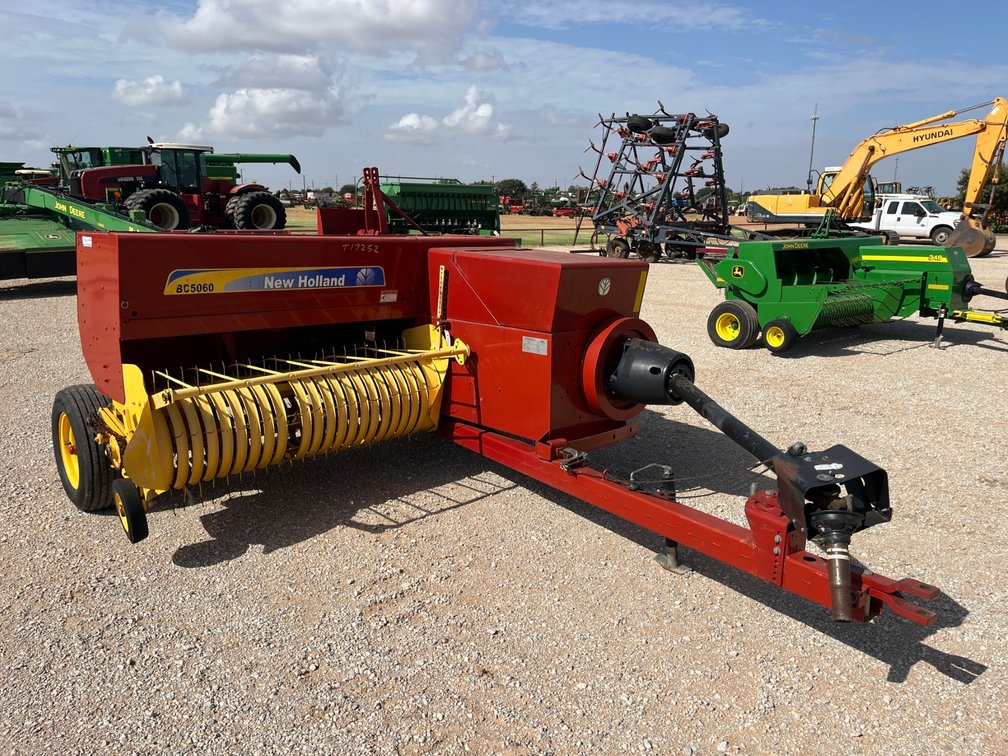 2012 New Holland BC5060 Baler