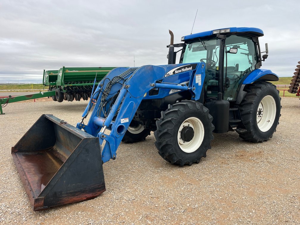 2005 New Holland TS115A Tractor