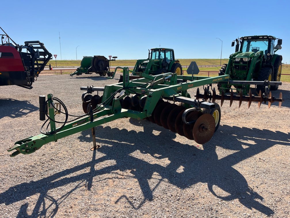 2000 John Deere 637 Disk