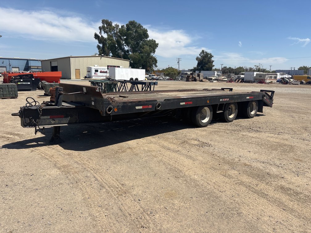 Tri-axle Equipment Trailer