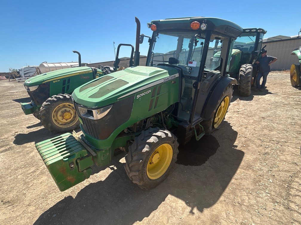 (Salvage) 2018 John Deere 5090GN 4WD Tractor