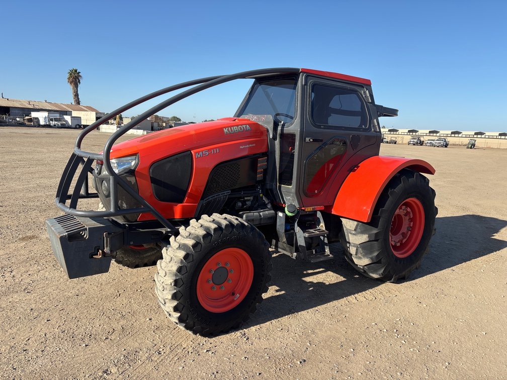 2016 Kubota M5-111D Tractor