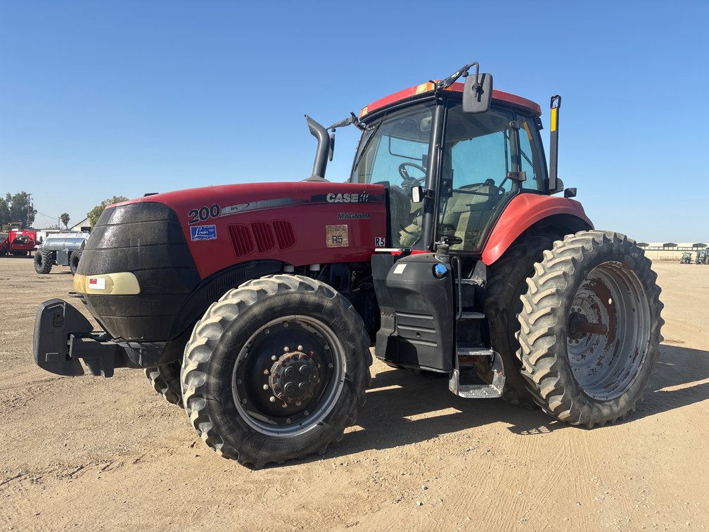 Case Magnum 200 Tractor