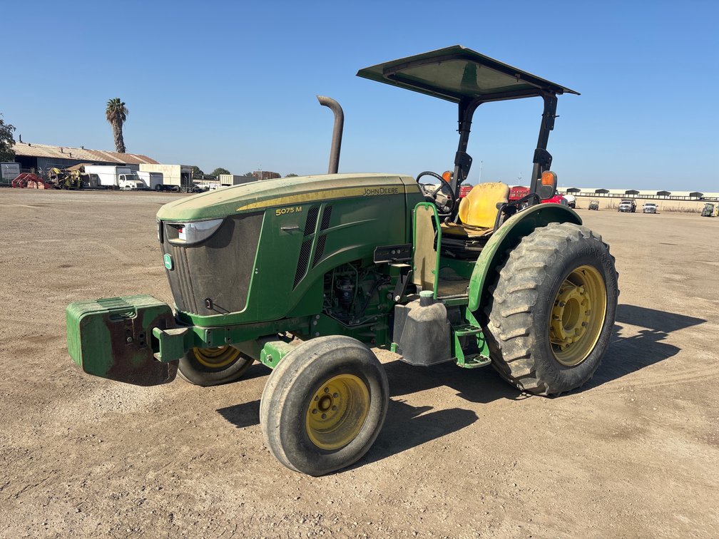 2015 John Deere 5075M Tractor