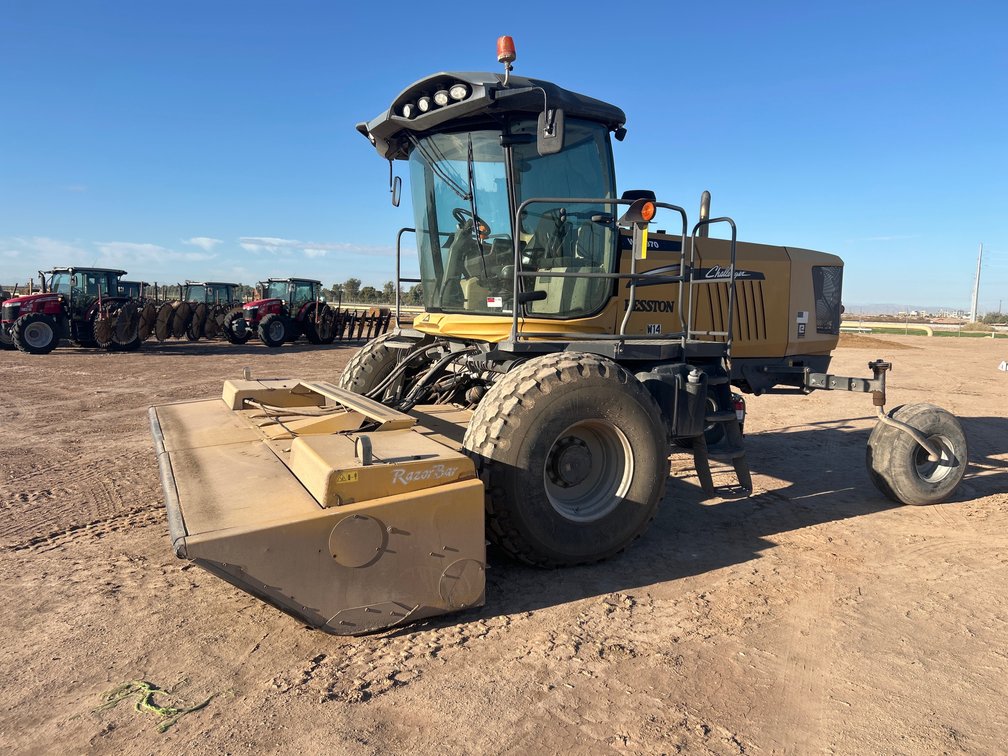 2018 Challenger WR9970 Windrower