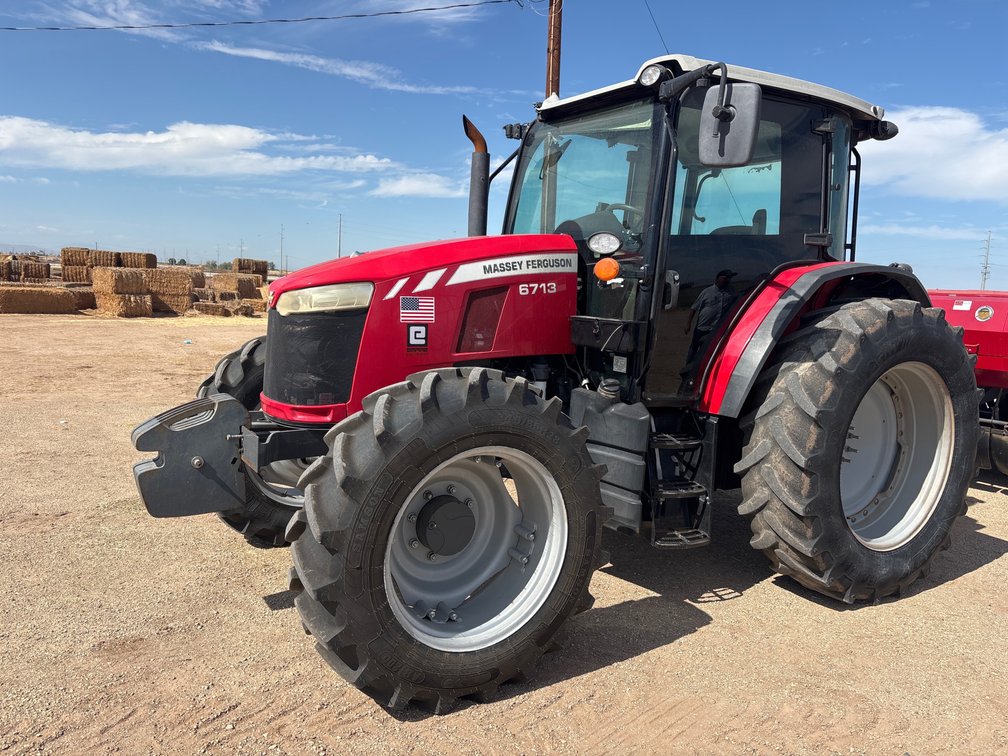 2017 Massey Ferguson 6713 4Wd Wheel Tractor