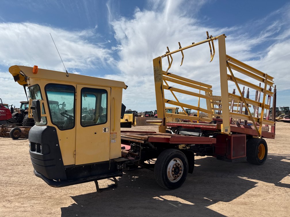 2009 New Holland 9880C Stack Cruiser Bale Wagon