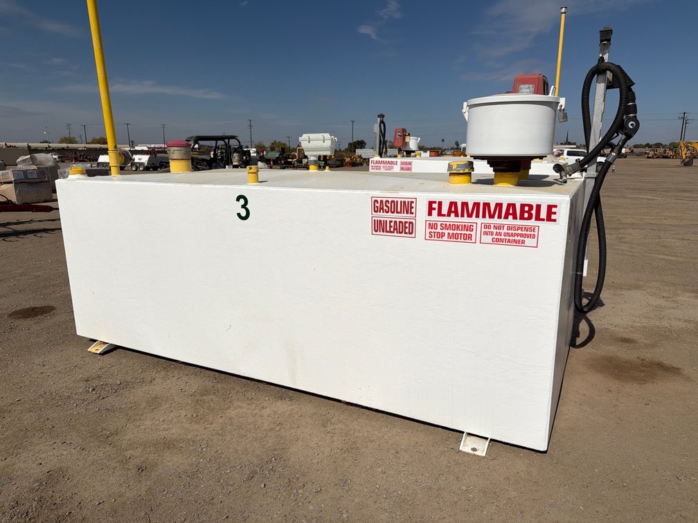 1,000 Gallon Fuel Tank