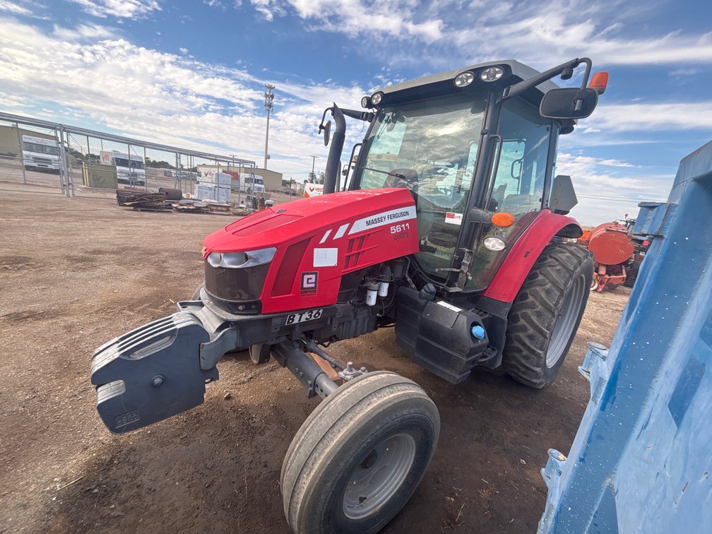 (Inoperable) 2014 Massey Ferguson 5611 2Wd Wheel Tractor