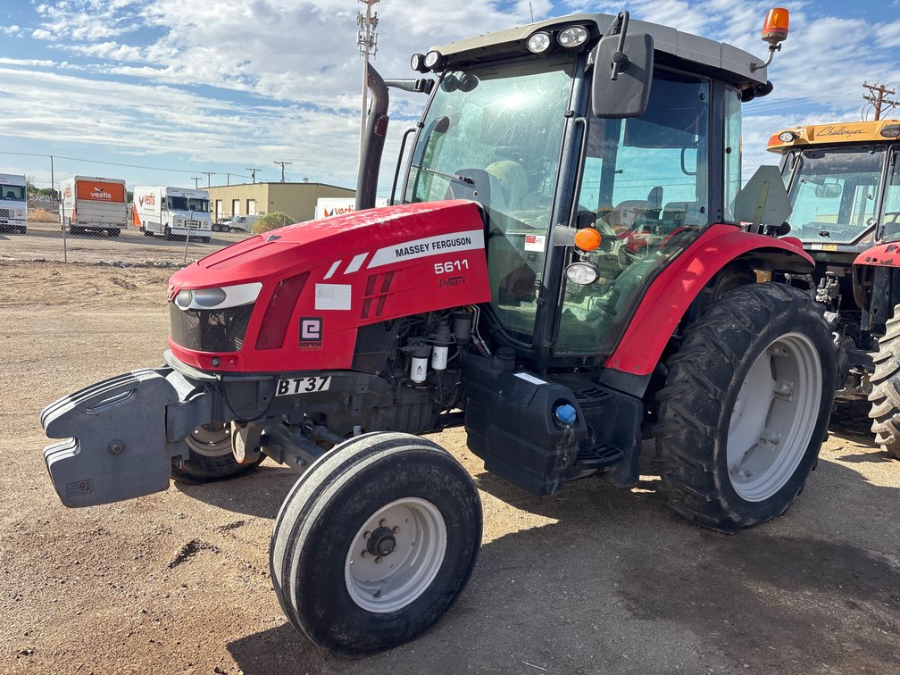 (Inoperable) 2014 Massey Ferguson 5611 2Wd Wheel Tractor