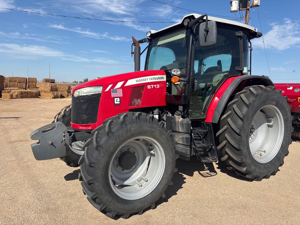 2017 Massey Ferguson 6713 4Wd Wheel Tractor