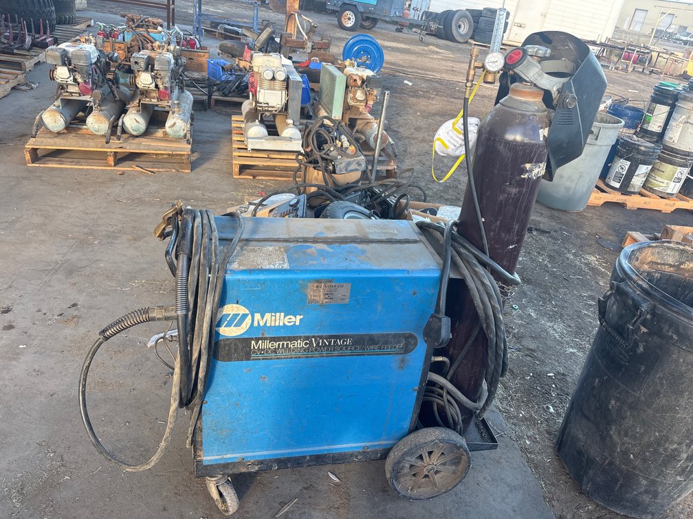 Miller Wire Feed CV-DC Welder