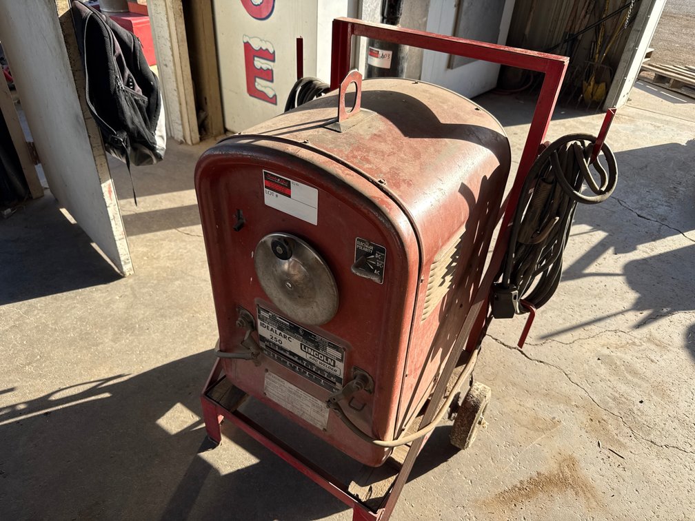 Lincoln Idealarc 250 Arc Welder