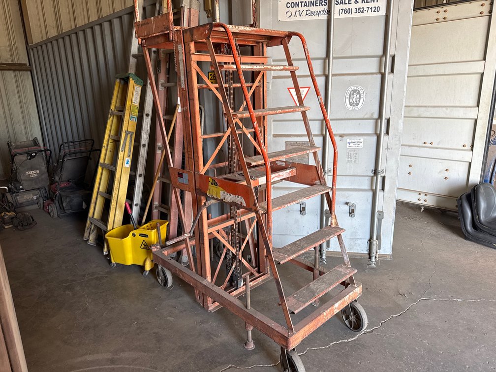 Hi-Jacket Platform Lift with