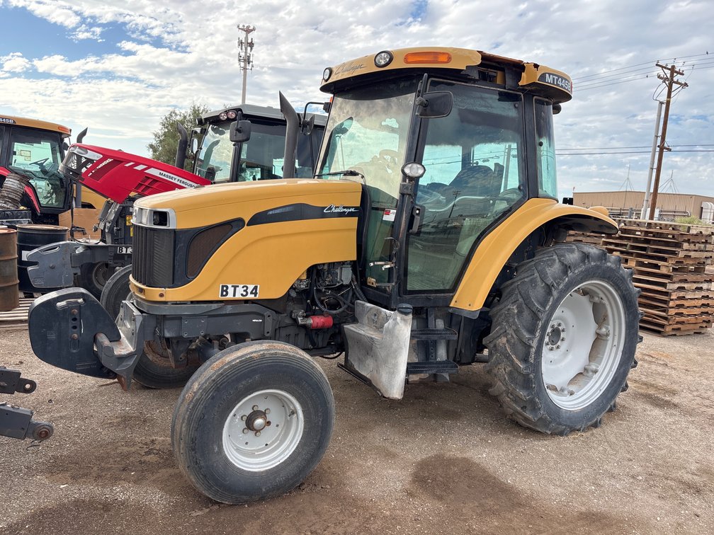 (Inoperable) 2011 Challenger MT445B 2WD Wheel Tractor