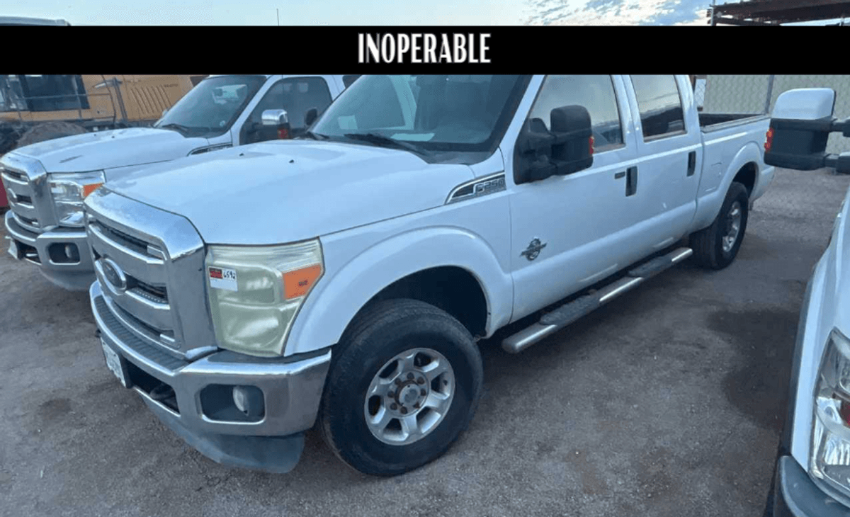 (INOPERABLE) 2014 Ford F250 4x4 Crew Cab Pickup