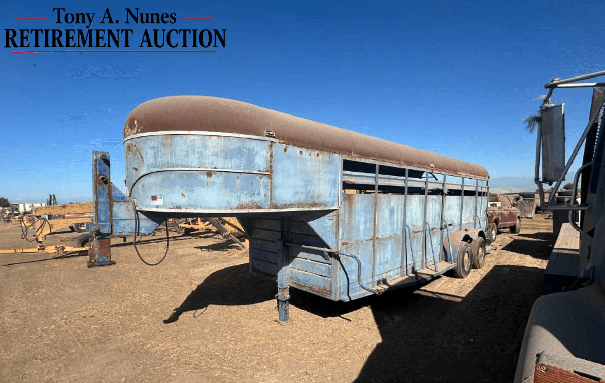Hale 26Ft T/A Gooseneck Livestock Trailer