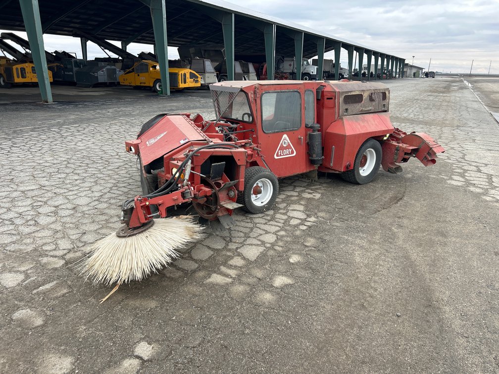 Flory 7679 Nut Sweeper