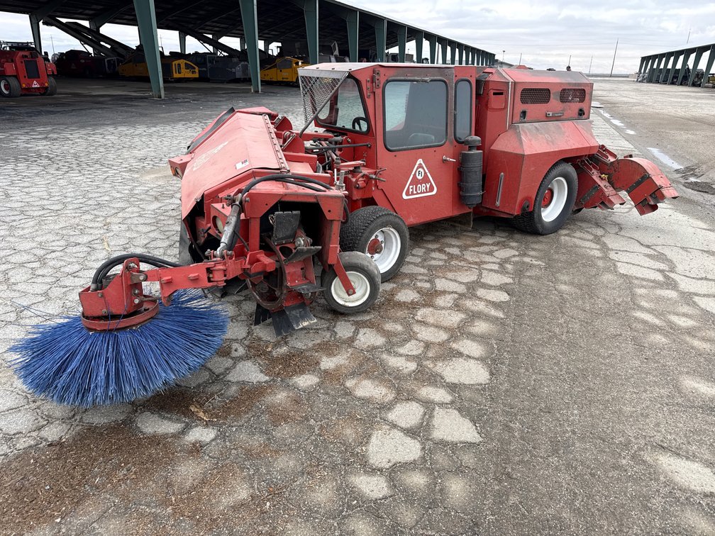 2018 Flory 7679 Nut Sweeper