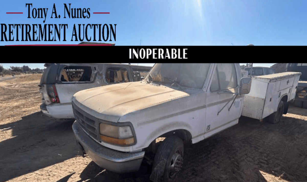 (INOPERABLE) 1992 Ford F450 Utility Truck