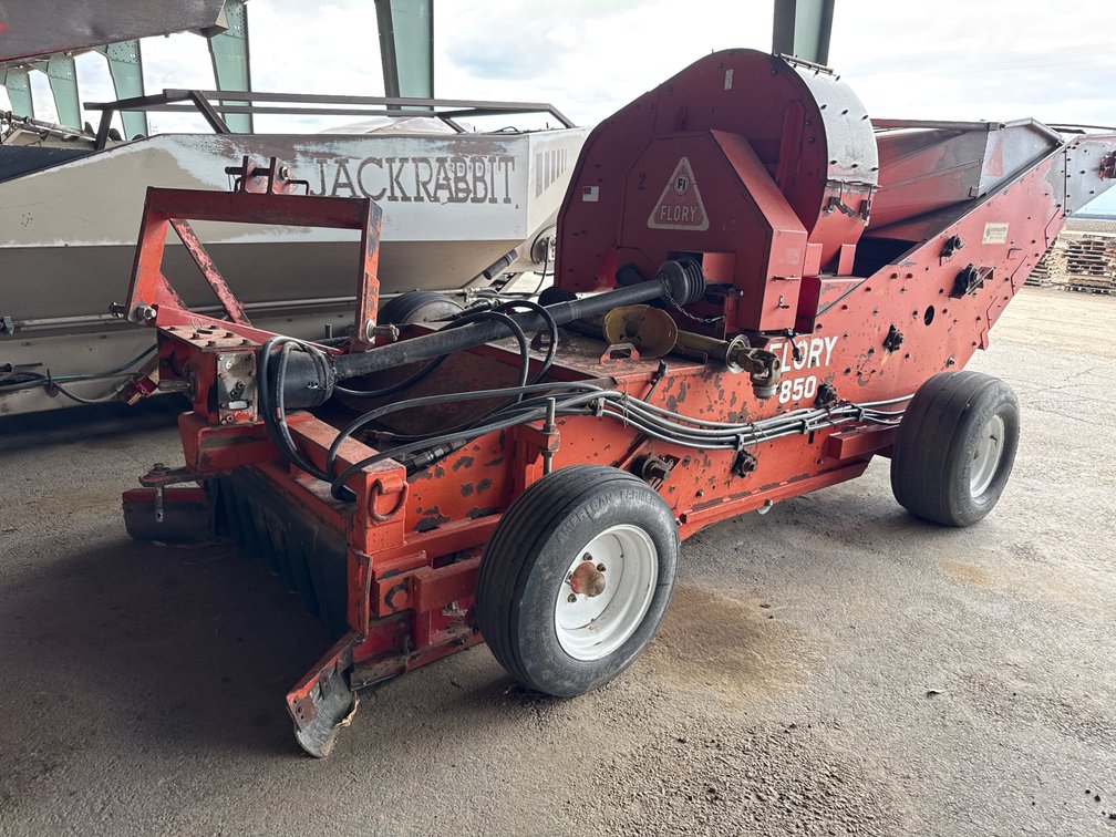 2008 Flory 850 Pull type Nut Harvester
