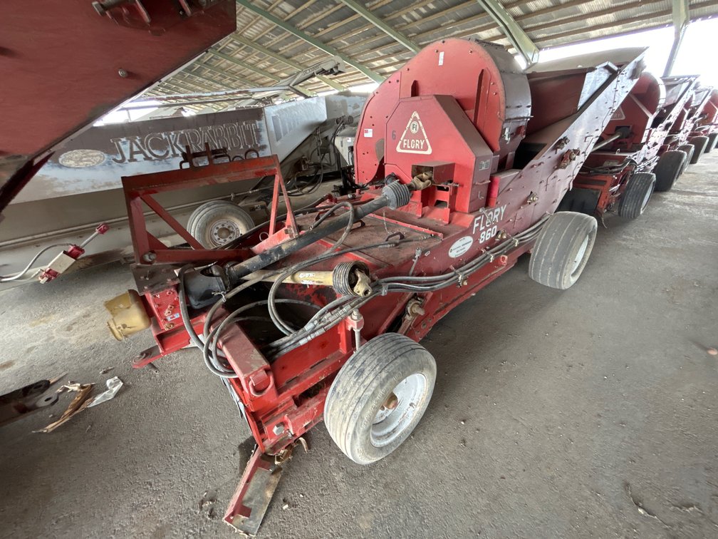 2015 Flory 860 Pull type Nut Harvester