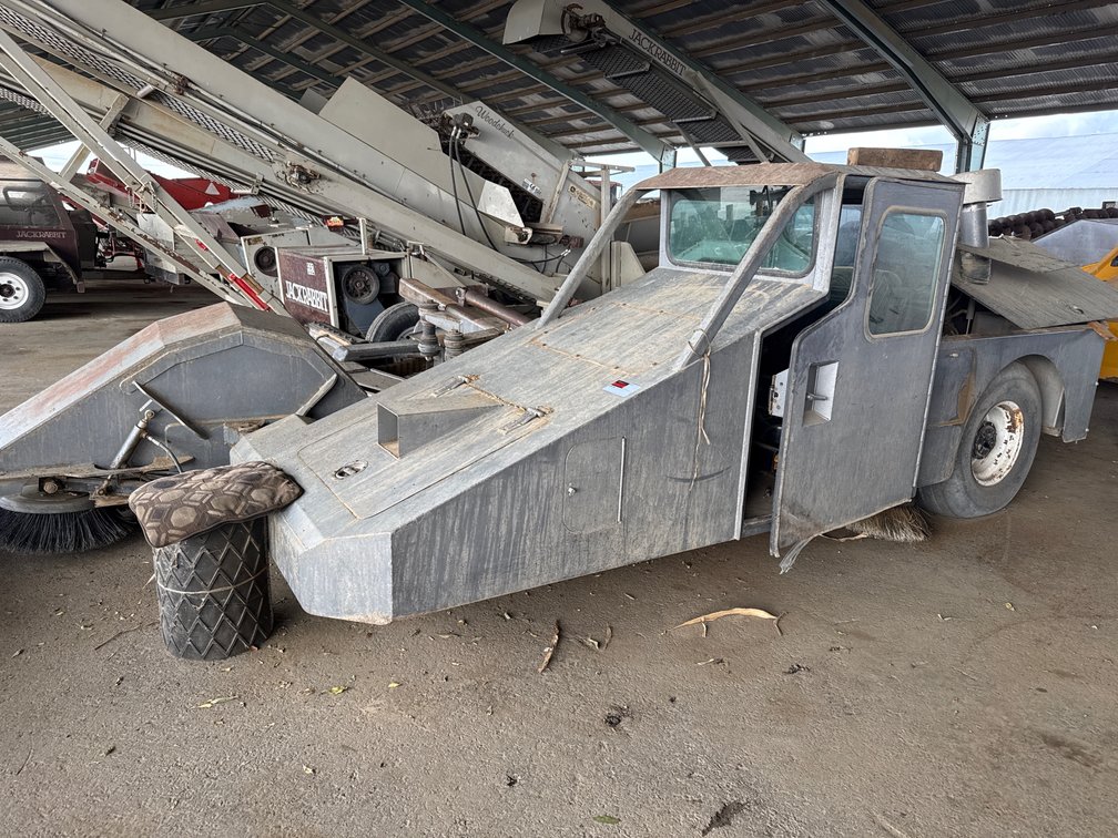 ( INOPERABLE) 2008 Orchard-Rite Bullet Side Shaker