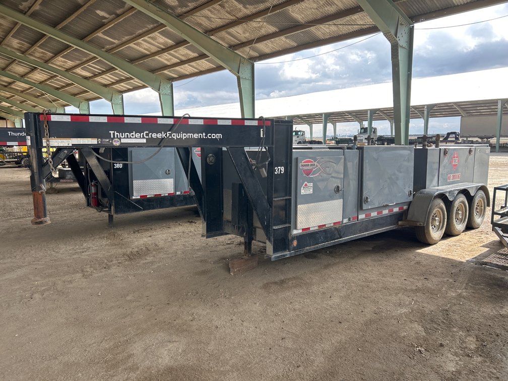 2015 Thunder Creek 21Ft Tri/Axle Fuel and Lube Trailer