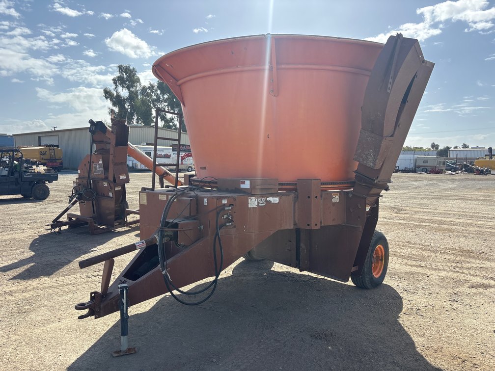 Roto Grind 1090 Tub Grinder