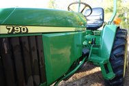 006 - John Deere 790